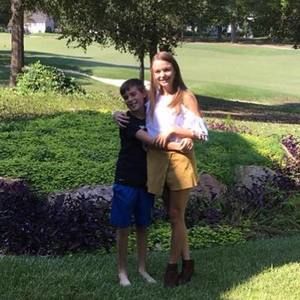 Meet your Posher, Leigh